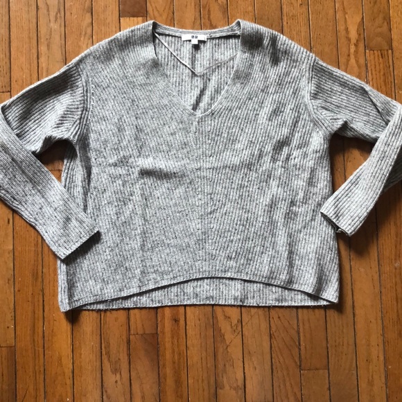 Uniqlo Sweaters - Uniqlo sweater